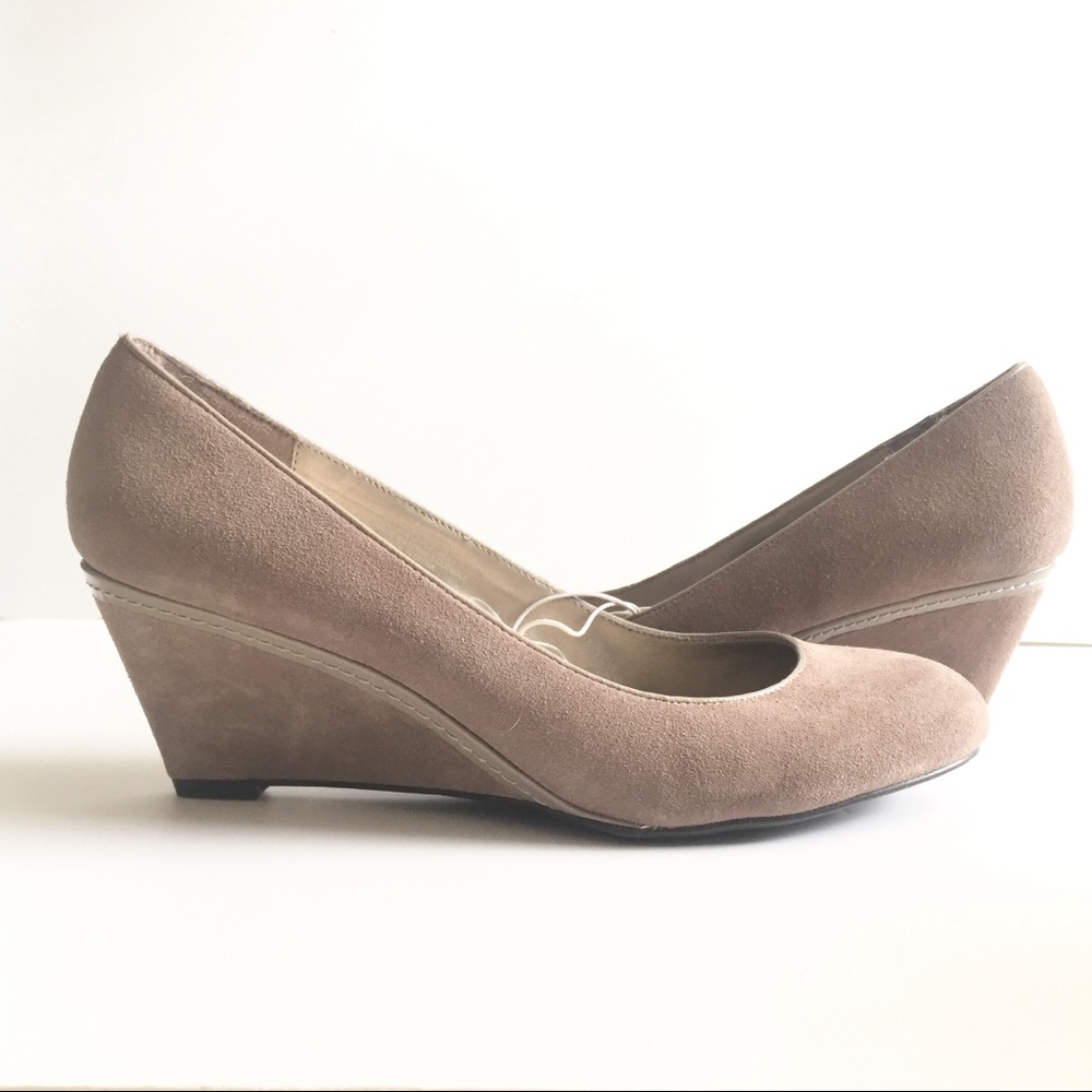 MERONA Gray Suede Wedge Pumps Ballet Flats 10 NWOT